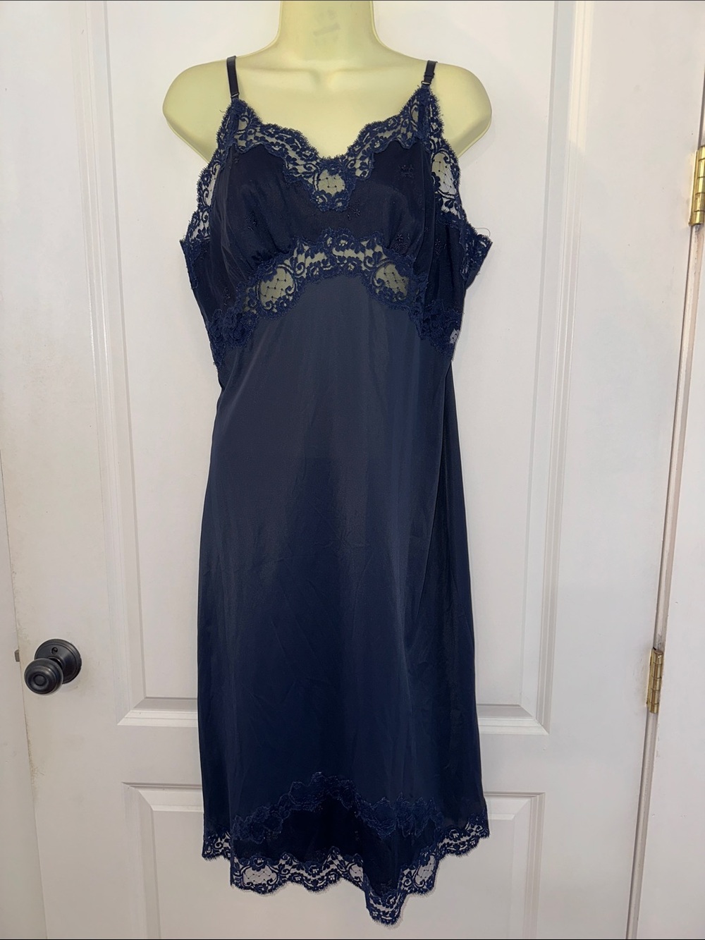 Vintage 60s Fischer navy blue nylon full slip with lace lace details‎